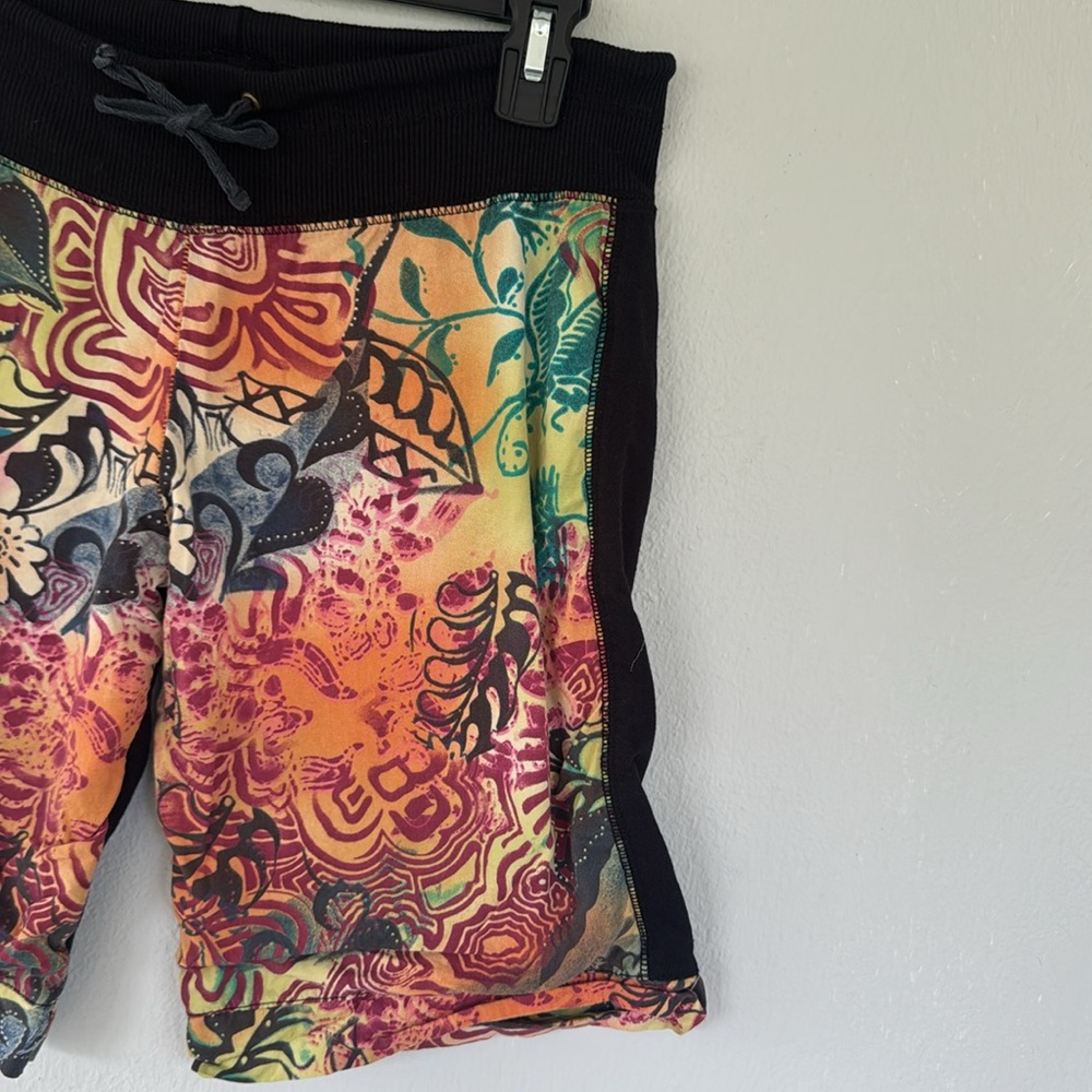Nilla Shields colorful rainbow floral cotton drawstring Bermuda shorts small - Picture 5 of 10